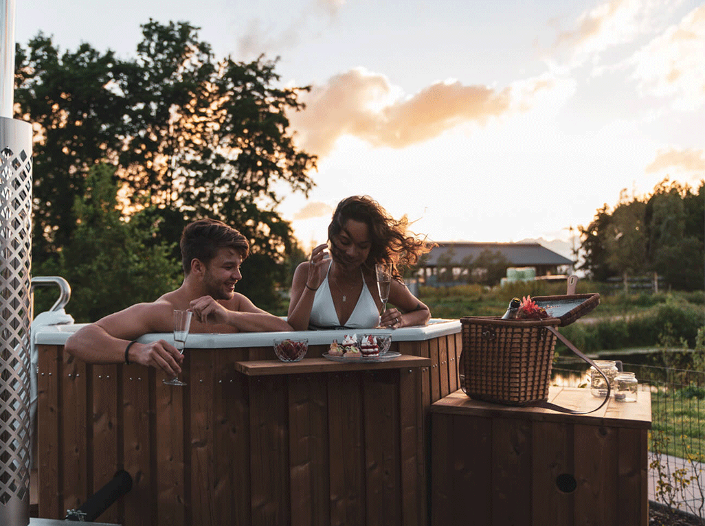 Hottub met bubbels Houtgestookte hottbub met bubbels