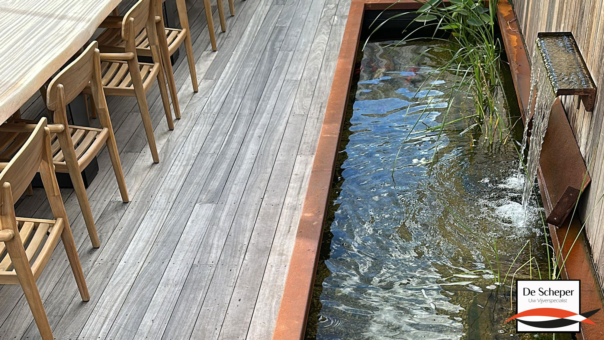 Smalle_bovengrondse_koivijver_met_waterval_vijvercentrum_de_scheper_3