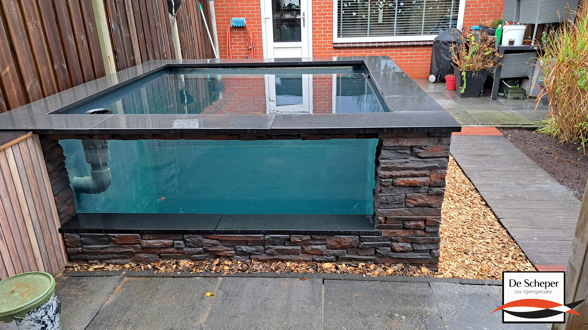 Strakke_koivijver_afgewerkt_met_steenstrips (4)