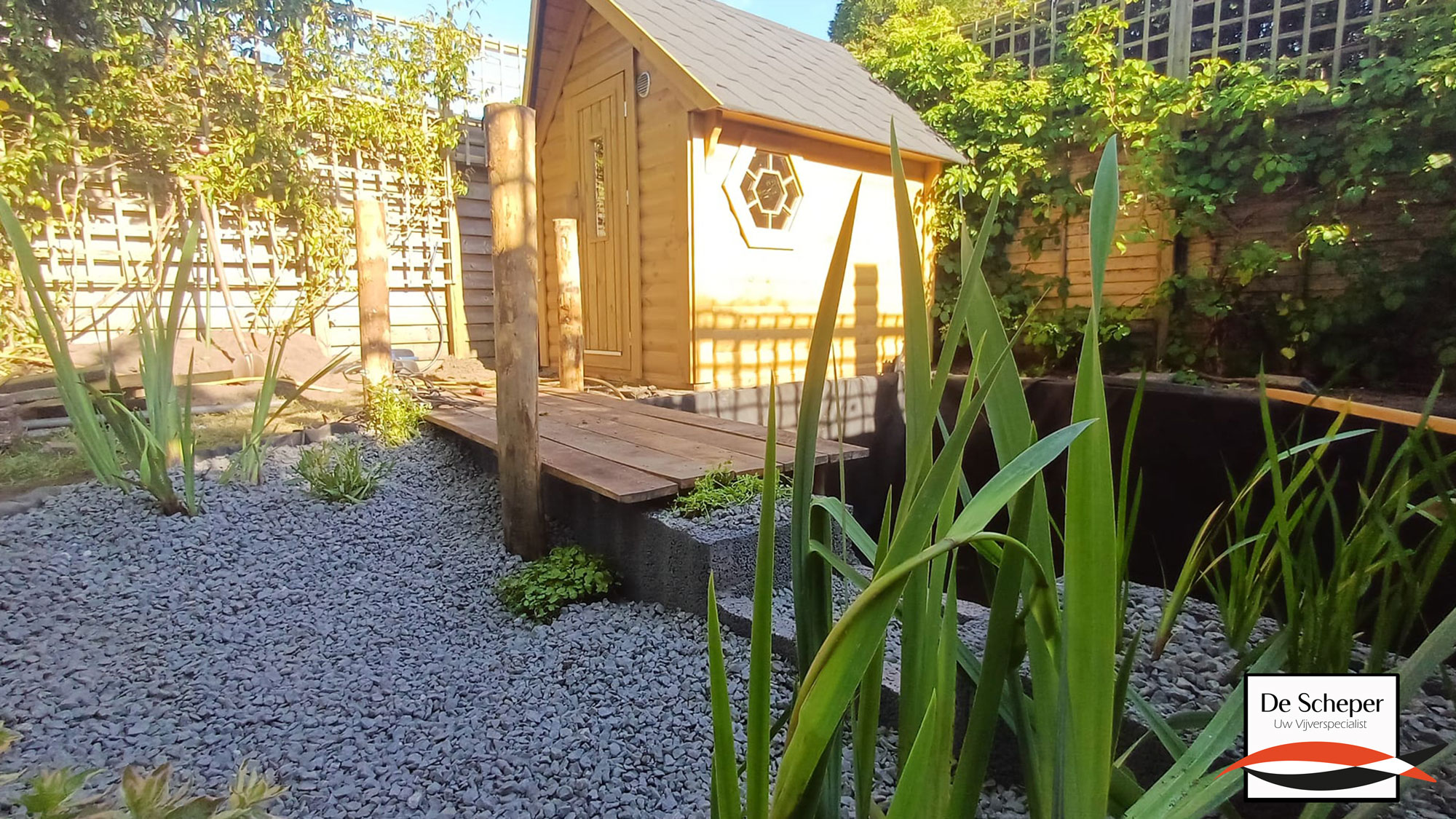 Aanleg_plantenfilter_bij_tuinvijver